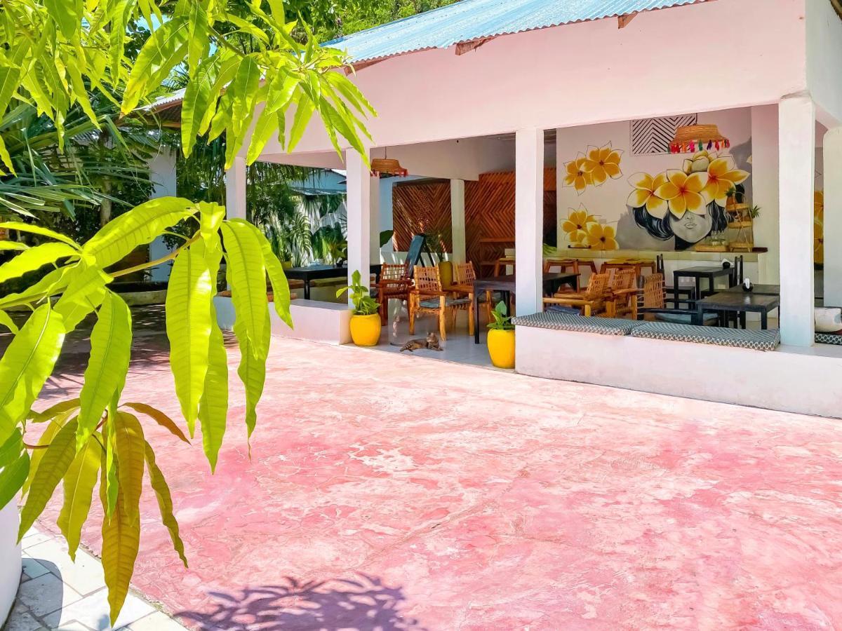 Papaya Guest House Nungwi Exterior photo