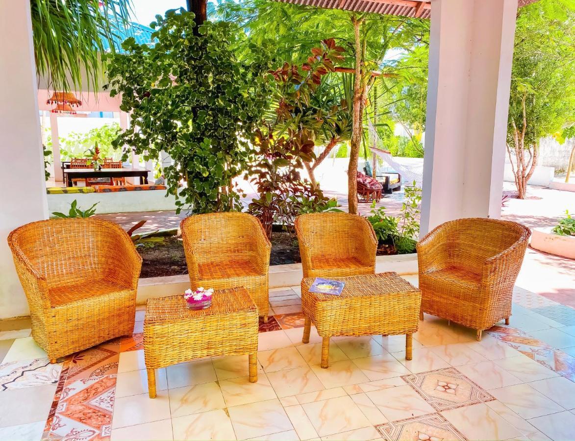 Papaya Guest House Nungwi Exterior photo